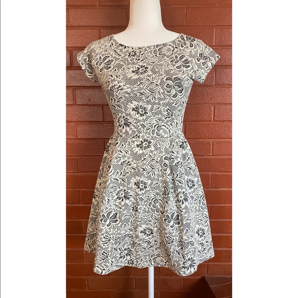 Love Culture Mini Flare Dress Size Small